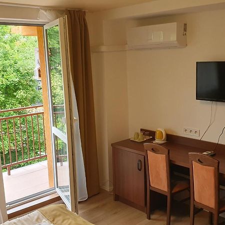 Hotel Felicia Kaluža Exterior foto