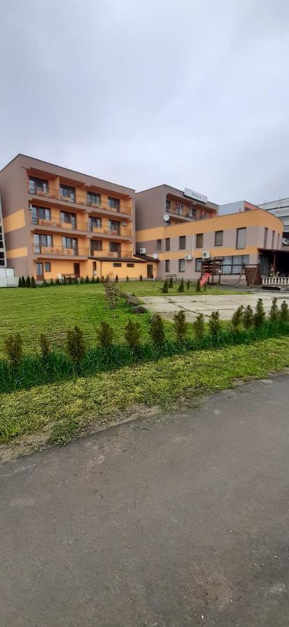 Hotel Felicia Kaluža Exterior foto