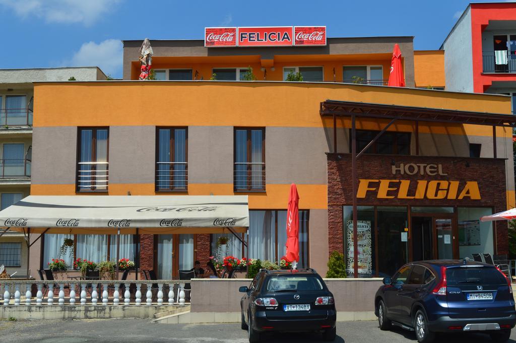 Hotel Felicia Kaluža Exterior foto
